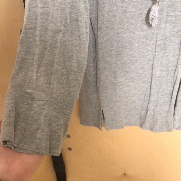 ADORABLE GREY DEMOCRACY TOP WITH TIE DETAIL - Picture 4 of 4